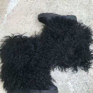 Bearpaw Curly boots  